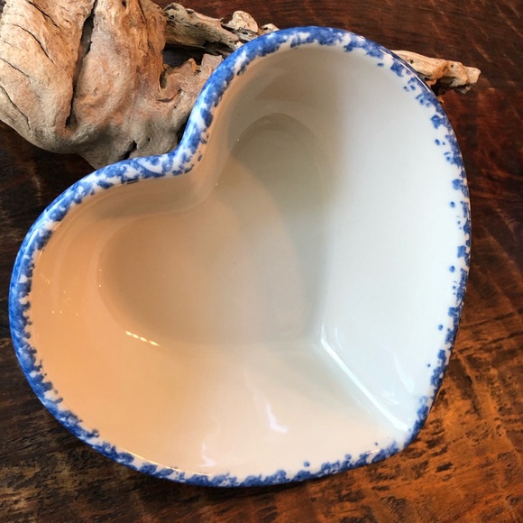 Vintage Other - Roseville spongeware blue heart bowl